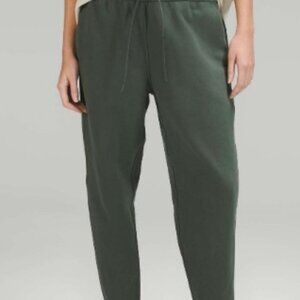 Lululemon Loungeful High-Rise Cropped Jogger Smoked Spruce